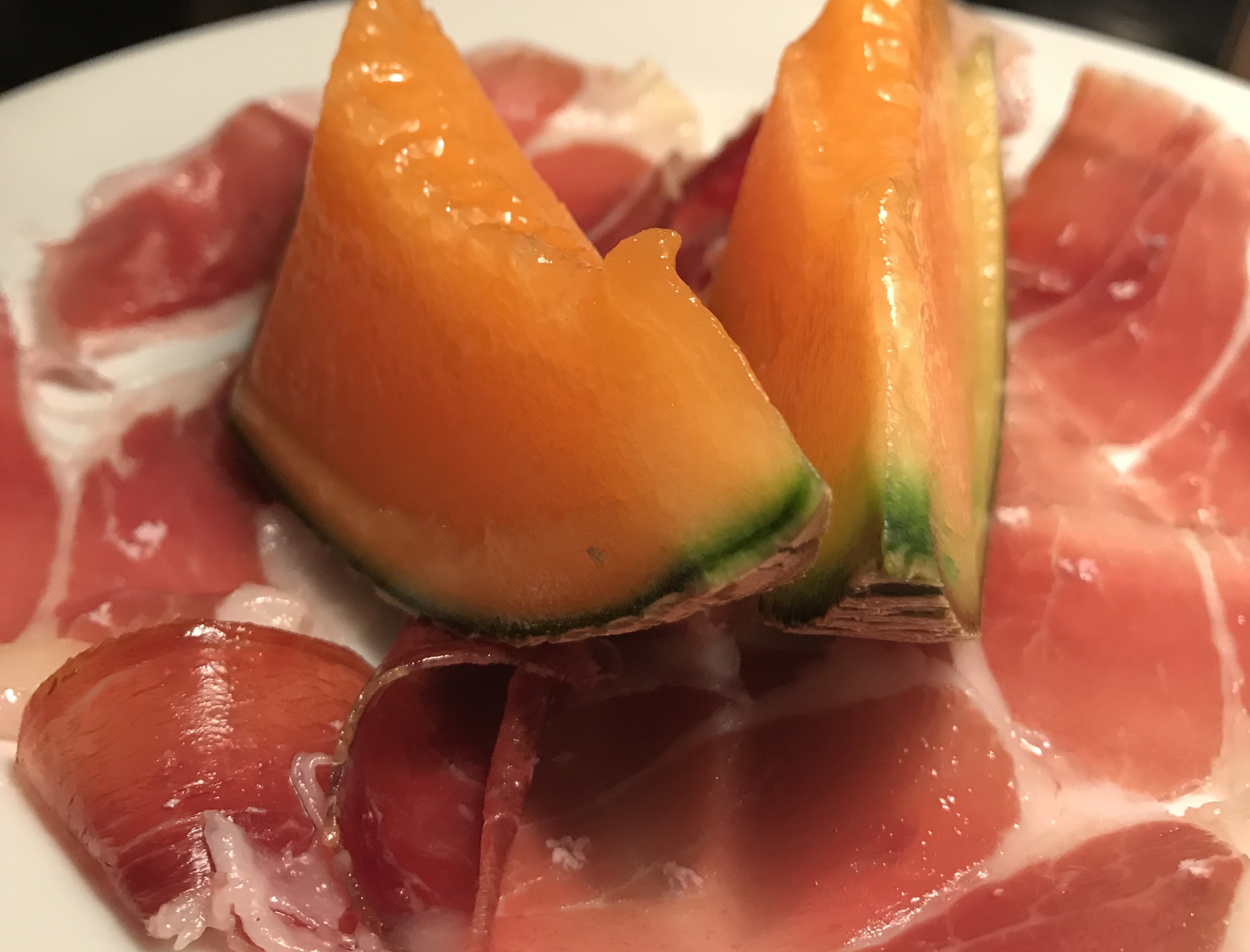 スペイン産生ハムとロンバルディアの赤メロン